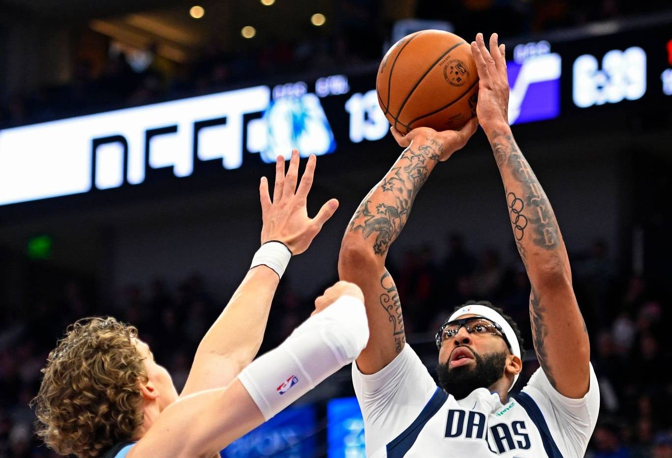 包含浓眉哥迎来三赛季高光表现，雄鹿球迷沸腾！的词条